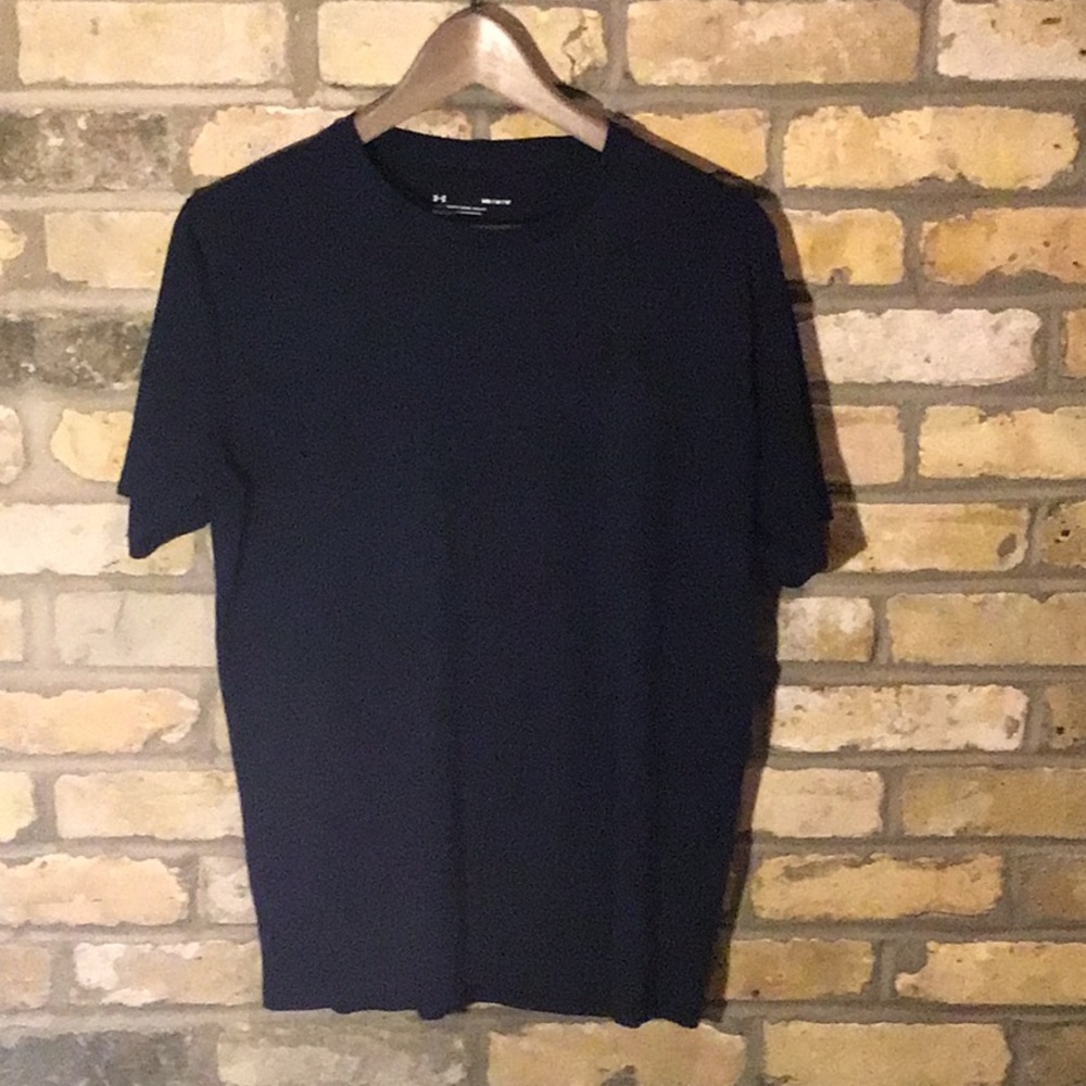 Mens medium under armour T-shirt